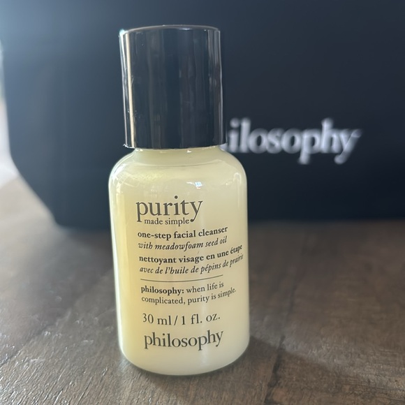 Philosophy pouch with skincare essentials - Picture 3 of 7